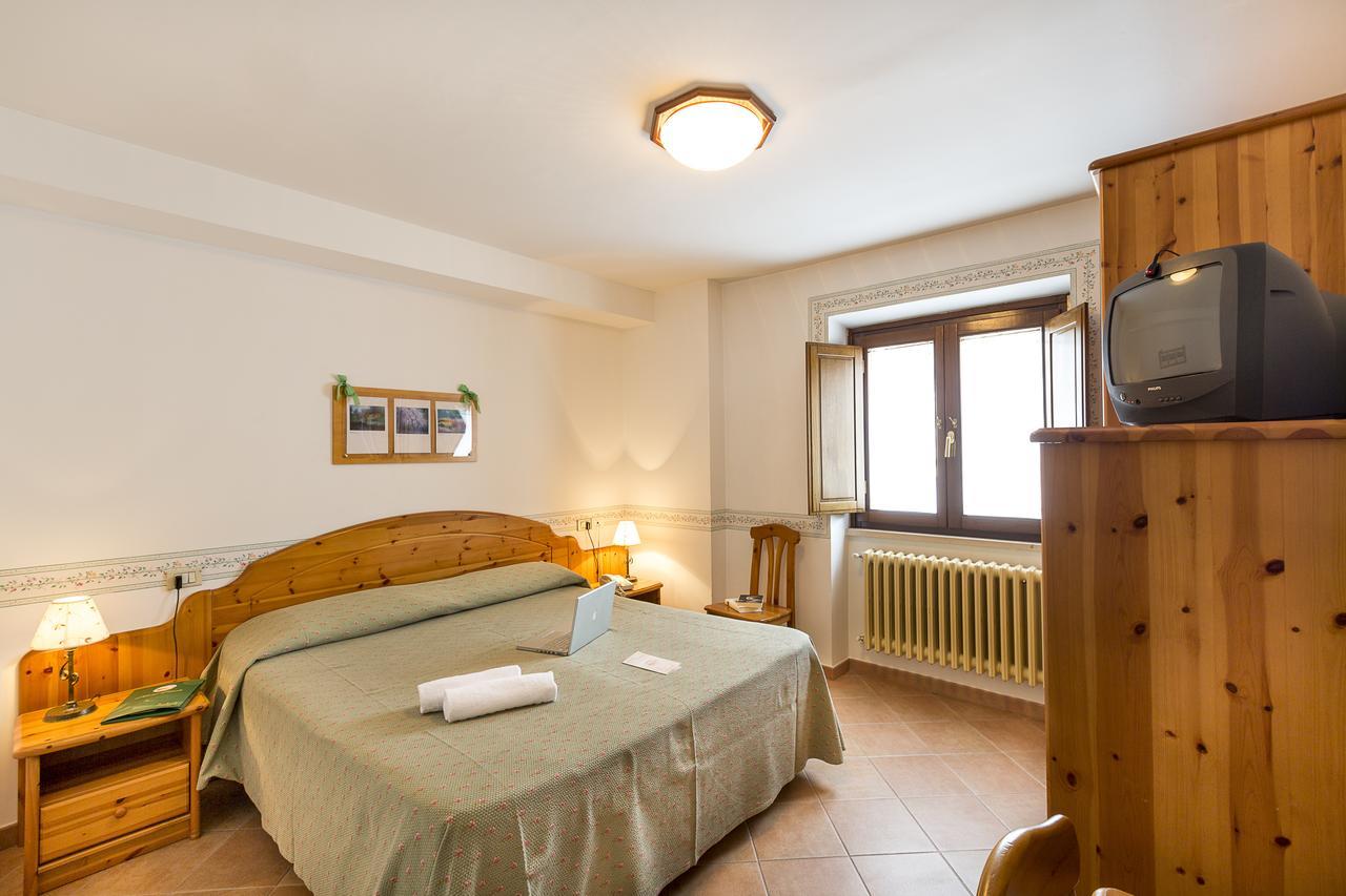 Hotel Trieste Рокказаро Экстерьер фото