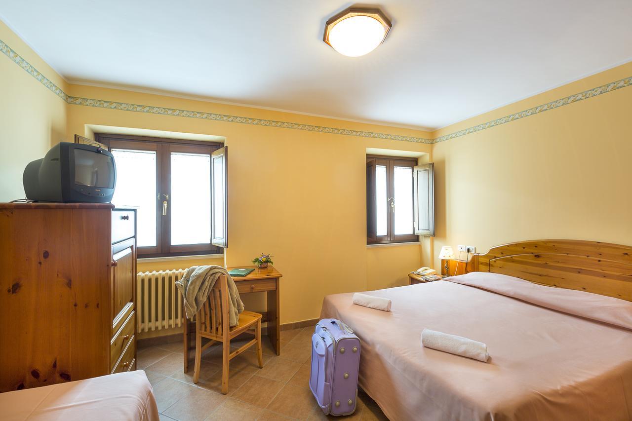 Hotel Trieste Рокказаро Экстерьер фото